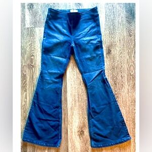 NWOT WE THE FREE FAMOUS PENNY FLARE JEAN!